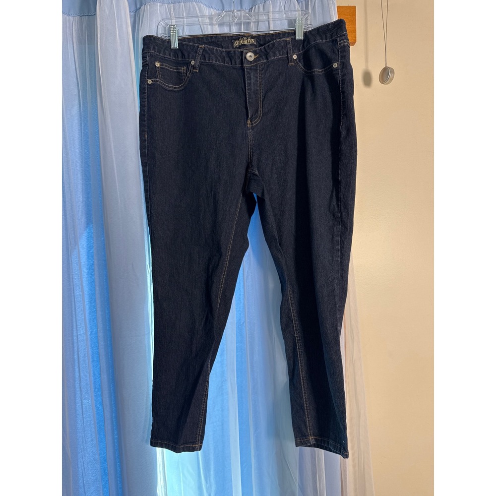 d.jeans Jeans Women 20W Dark Blue Embroidered Back Pockets‎ EUC